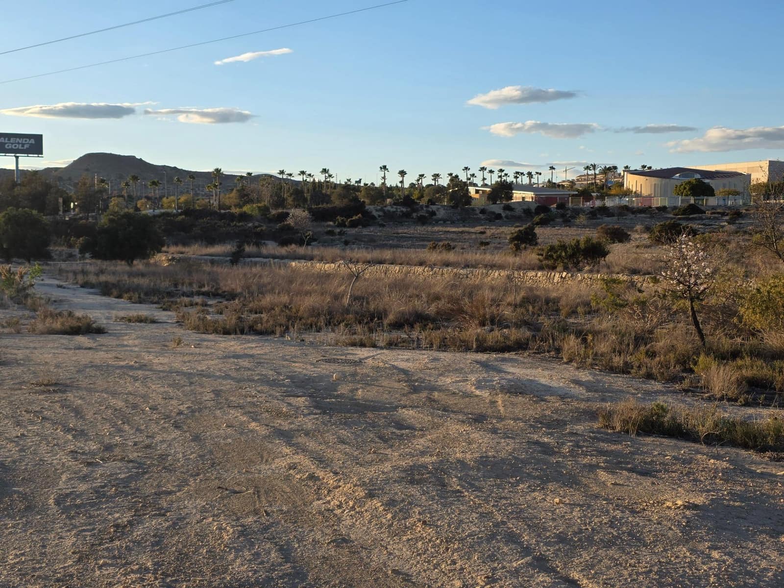 Teren niezagospodarowany na sprzedaż w Monforte del Cid - 249 000 € (Ref: 8847717)