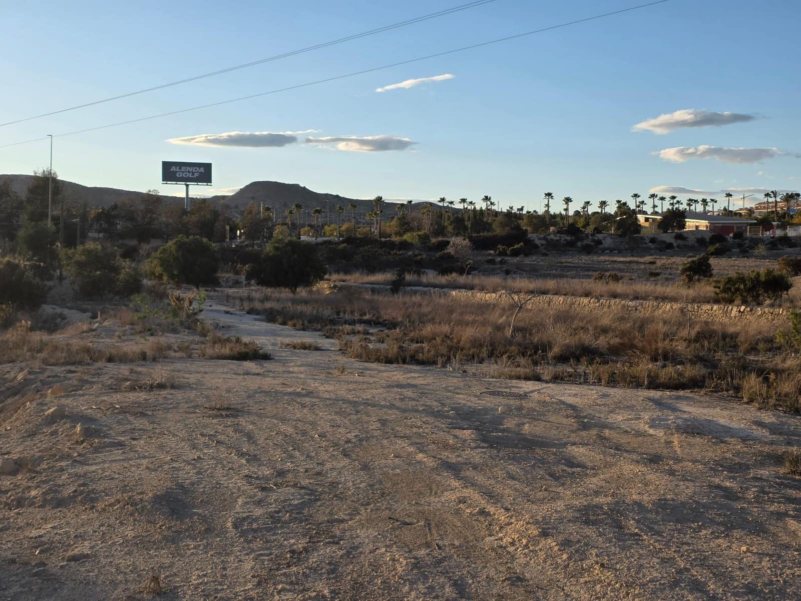 Teren niezagospodarowany na sprzedaż w Monforte del Cid - 249 000 € (Ref: 8847717)