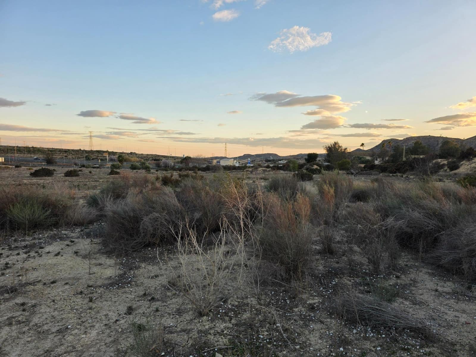 Teren niezagospodarowany na sprzedaż w Monforte del Cid - 249 000 € (Ref: 8847717)