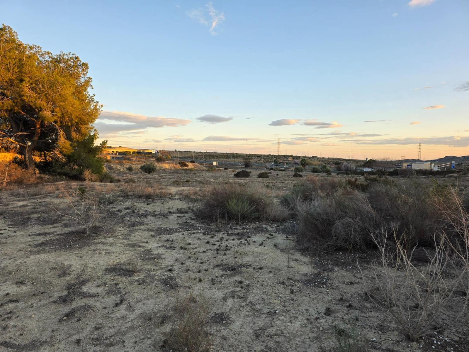 Teren niezagospodarowany na sprzedaż w Monforte del Cid - 249 000 € (Ref: 8847717)