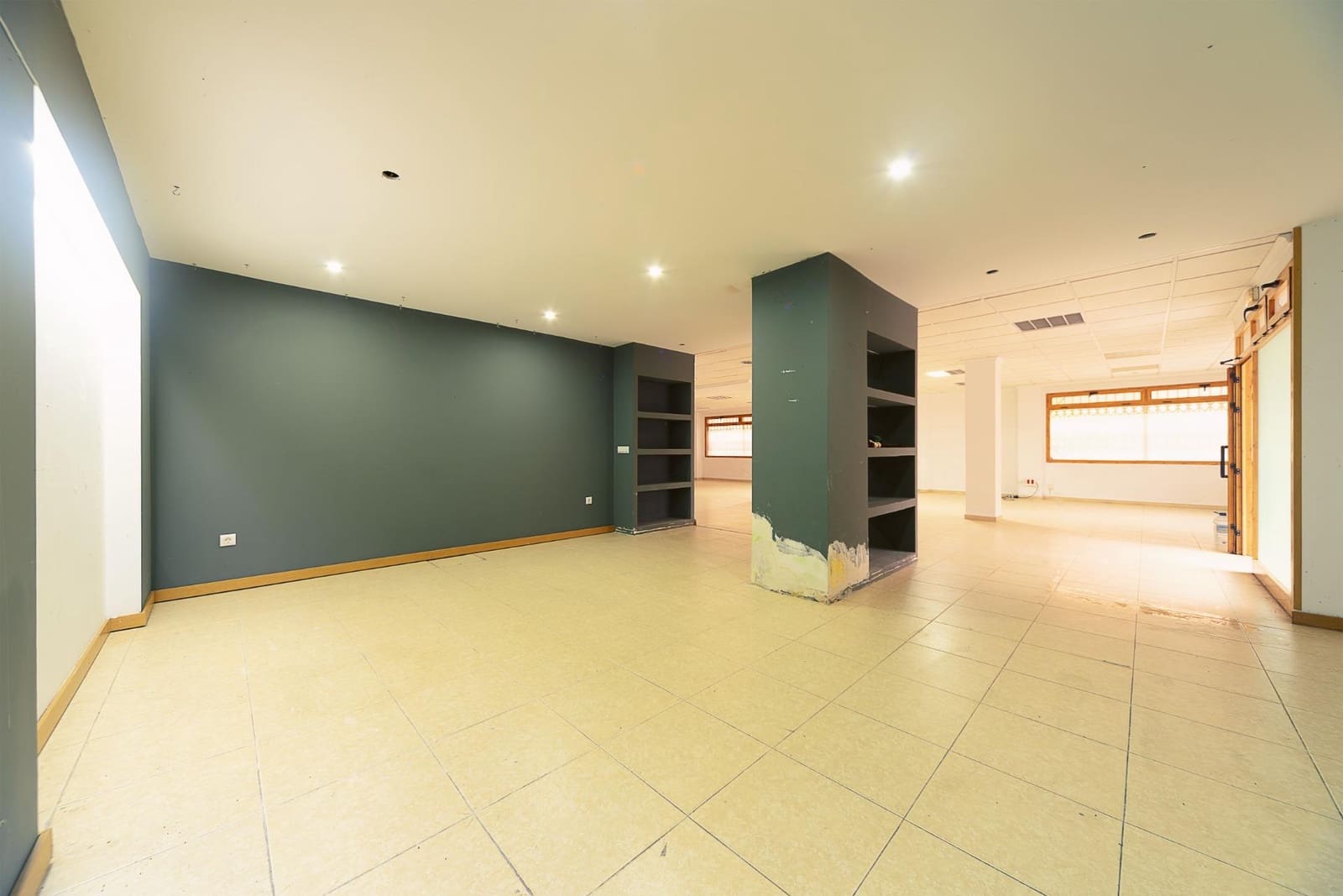 Local Commercial à vendre à Denia - 190 000 € (Ref: 8854874)