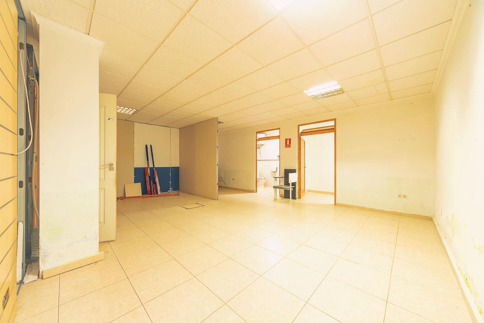 Local Commercial à vendre à Denia - 190 000 € (Ref: 8854874)