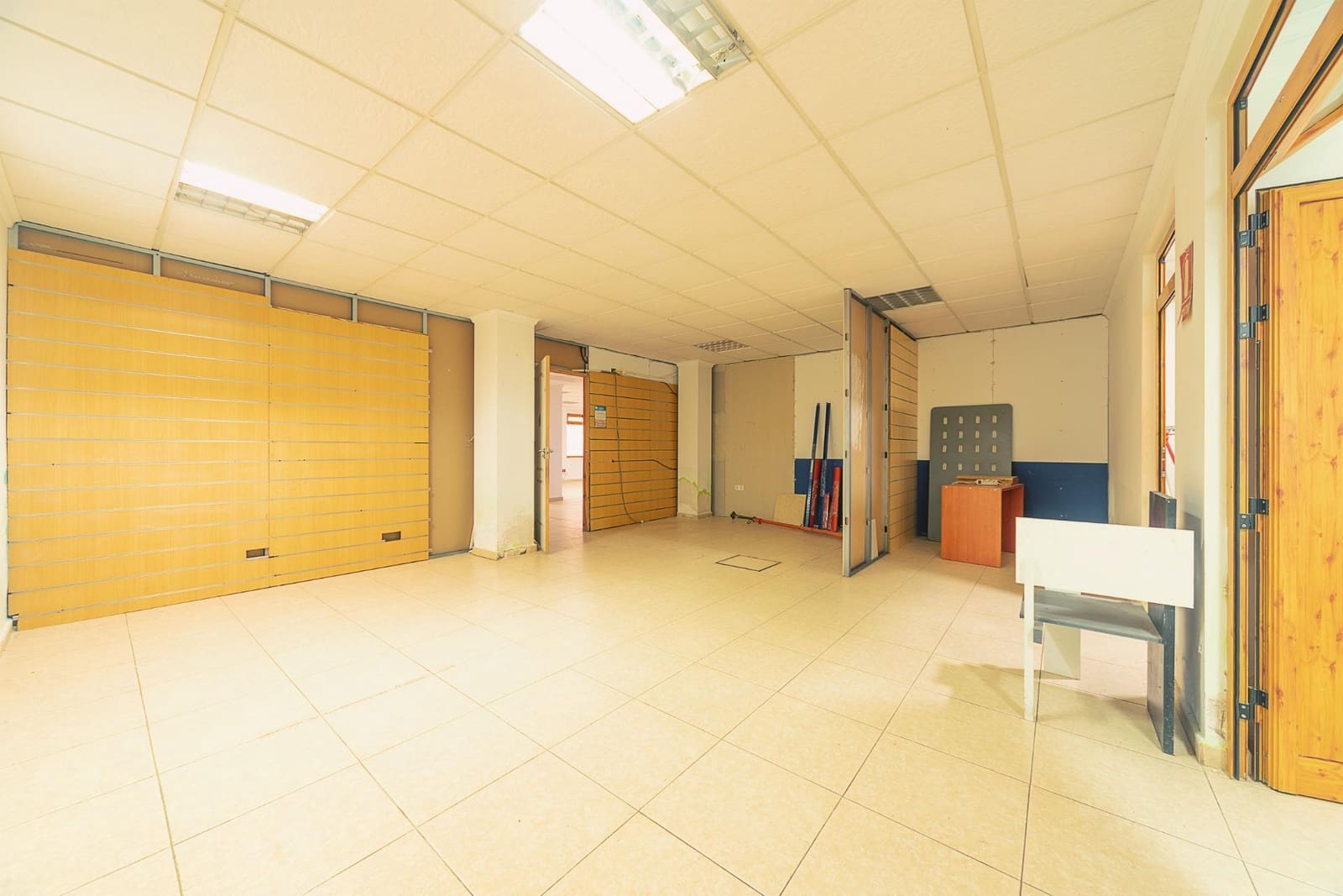 Local Commercial à vendre à Denia - 190 000 € (Ref: 8854874)