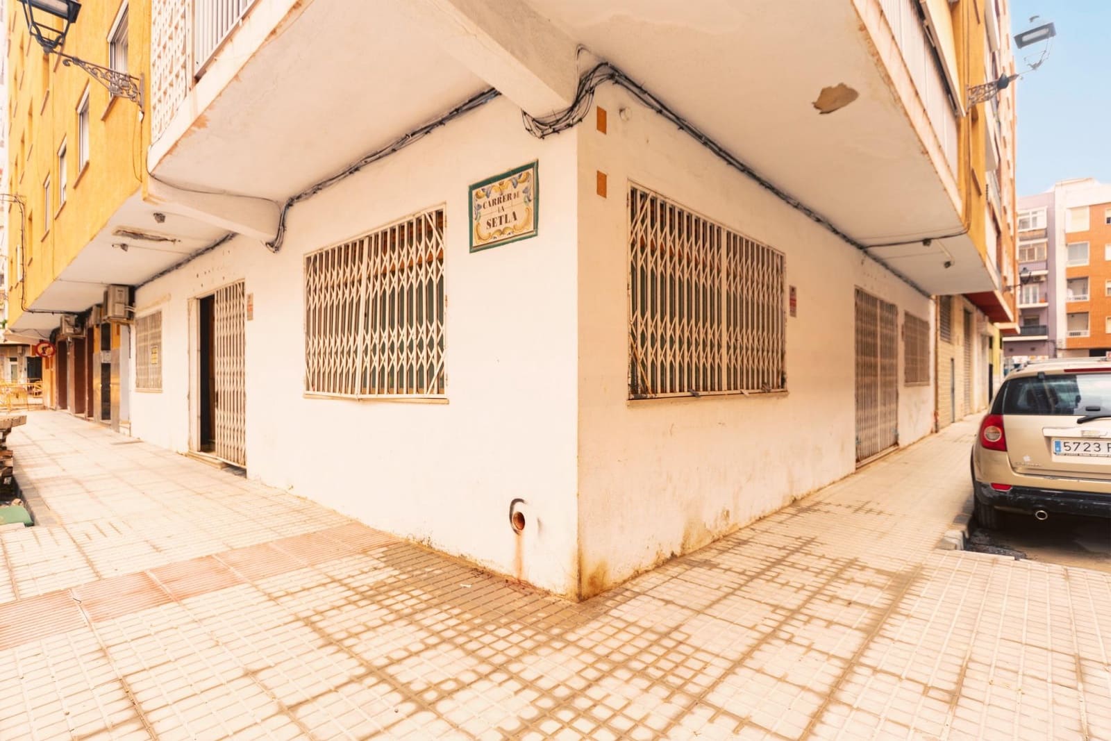 Commercial for sale in Denia - € 190,000 (Ref: 8854874)