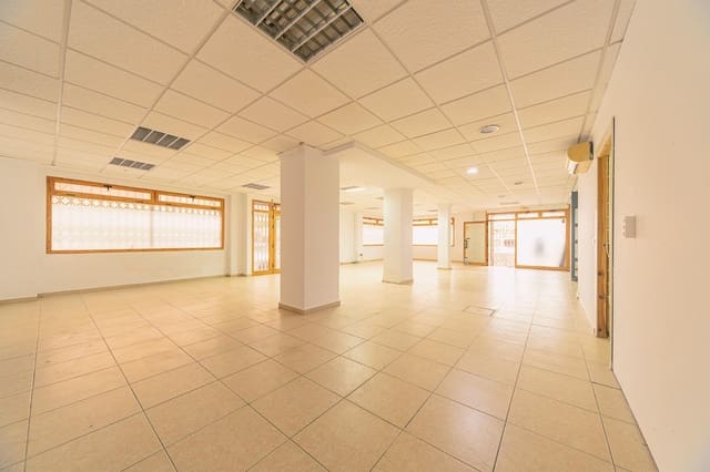 Erhverv til salg i Centro Urbano, Dénia - € 190.000 (Ref: 8854874)