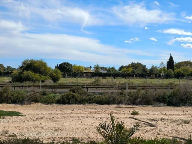 Grunde uden byggetilladelser til salg i Las Bayas, Elche / Elx - € 114.900 (Ref: 8874542)