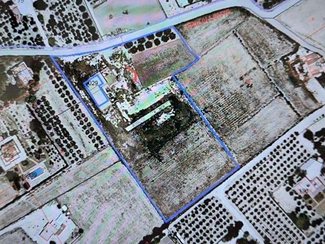 Grunde uden byggetilladelser til salg i Las Bayas, Elche / Elx - € 114.900 (Ref: 8874542)