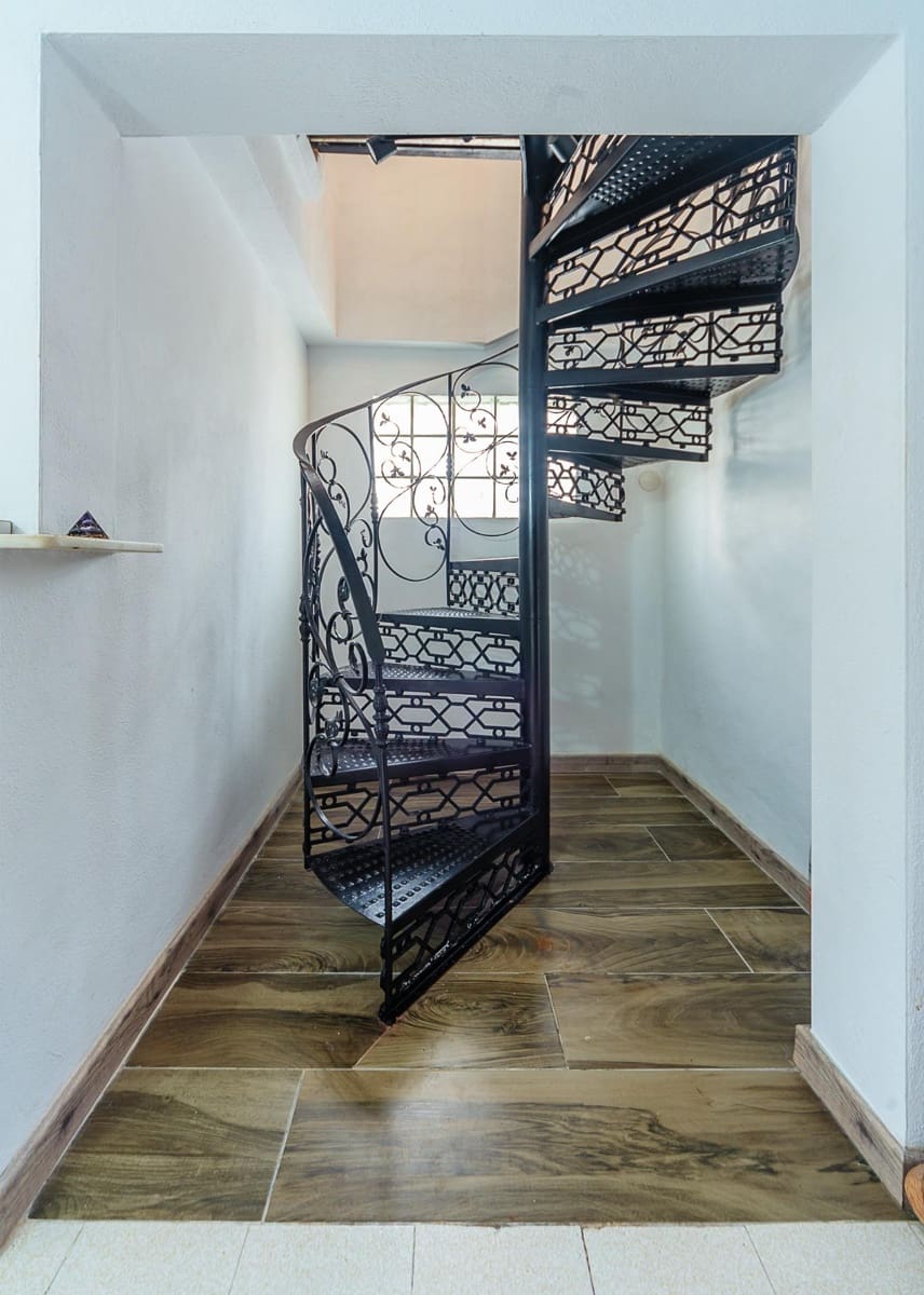 4 slaapkamer Villa te koop in Orba met zwembad garage - € 680.000 (Ref: 8879813)