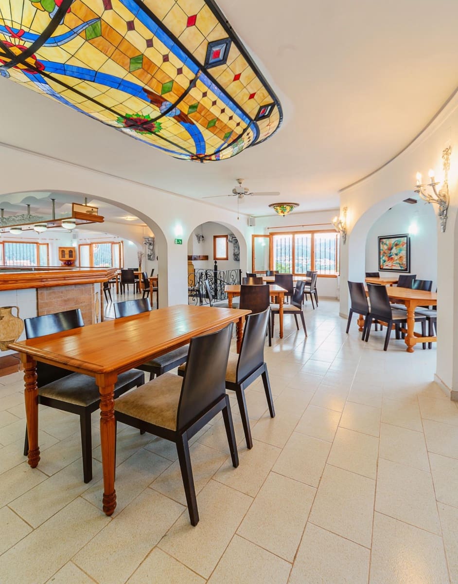 4 slaapkamer Villa te koop in Orba met zwembad garage - € 680.000 (Ref: 8879813)