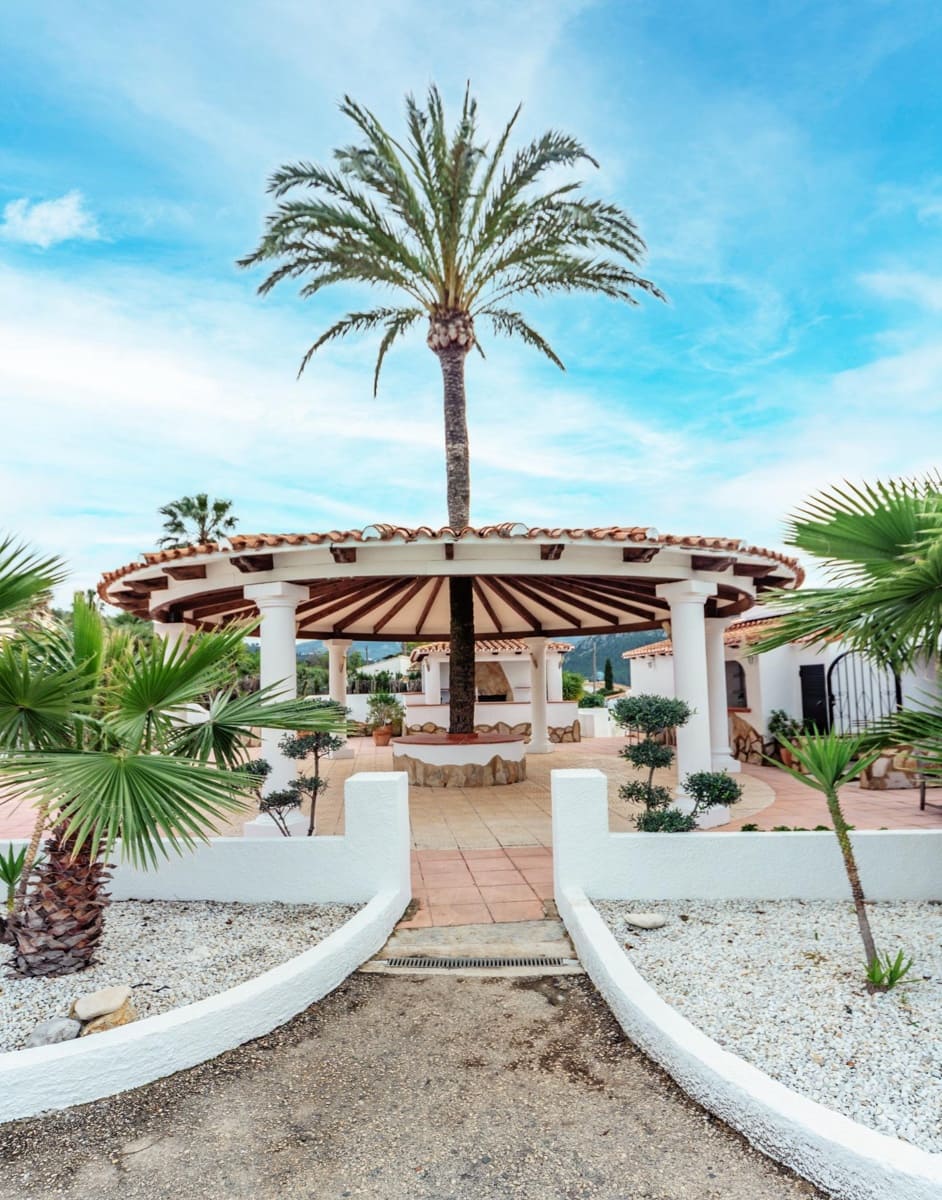 4 slaapkamer Villa te koop in Orba met zwembad garage - € 680.000 (Ref: 8879813)