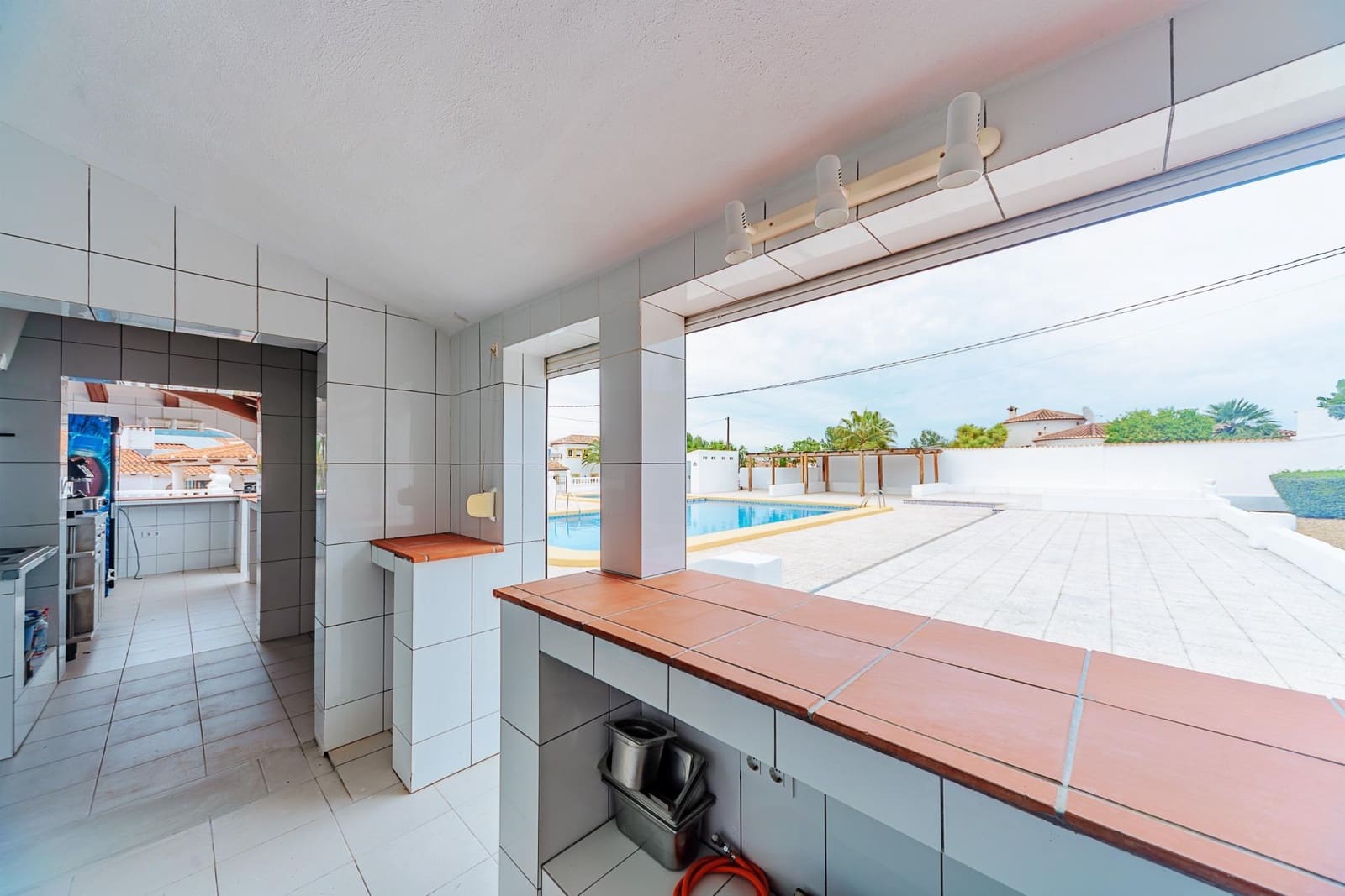 4 slaapkamer Villa te koop in Orba met zwembad garage - € 680.000 (Ref: 8879813)