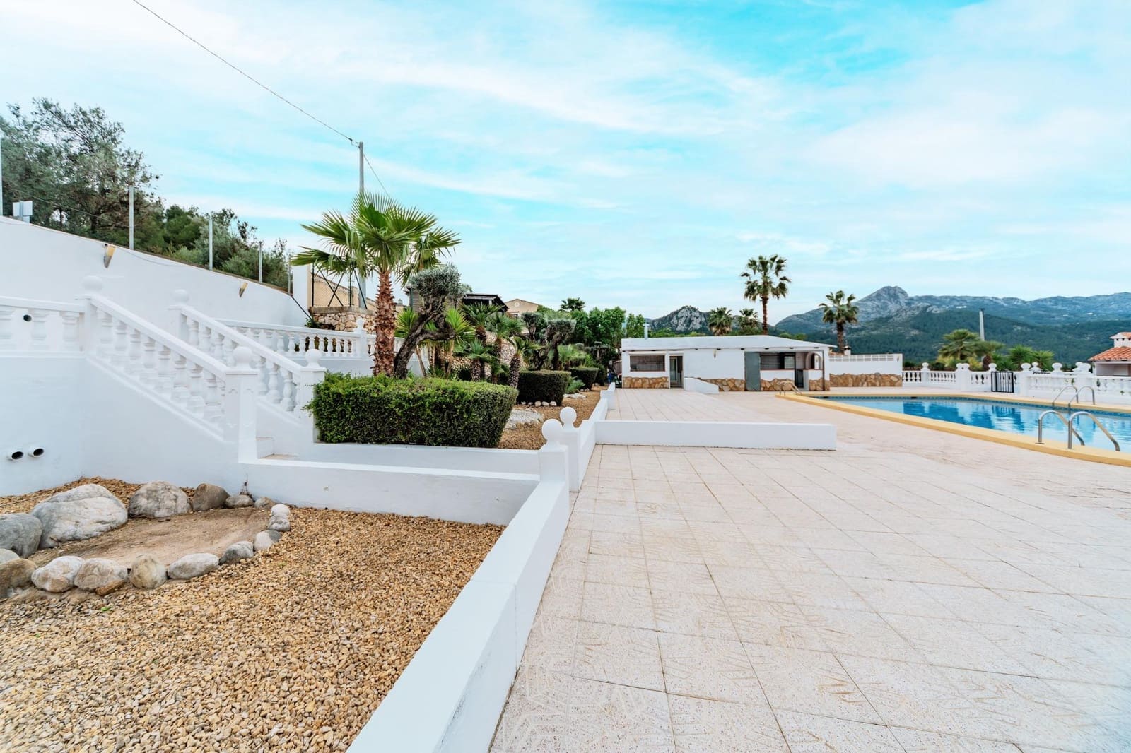 4 slaapkamer Villa te koop in Orba met zwembad garage - € 680.000 (Ref: 8879813)