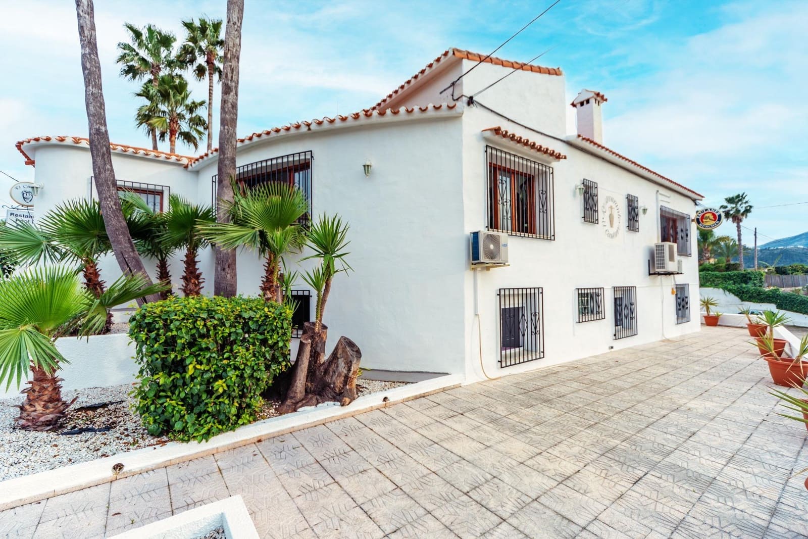 4 slaapkamer Villa te koop in Orba met zwembad garage - € 680.000 (Ref: 8879813)