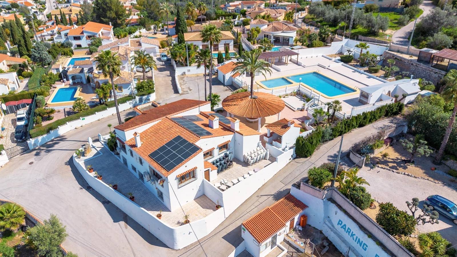 4 slaapkamer Villa te koop in Orba met zwembad garage - € 680.000 (Ref: 8879813)