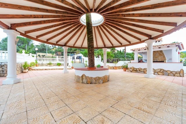 4 camera da letto Villa in vendita in Orba con piscina garage - 680.000 € (Rif: 8879813)