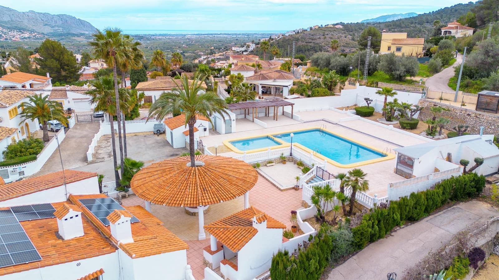 4 slaapkamer Villa te koop in Orba met zwembad garage - € 680.000 (Ref: 8879813)