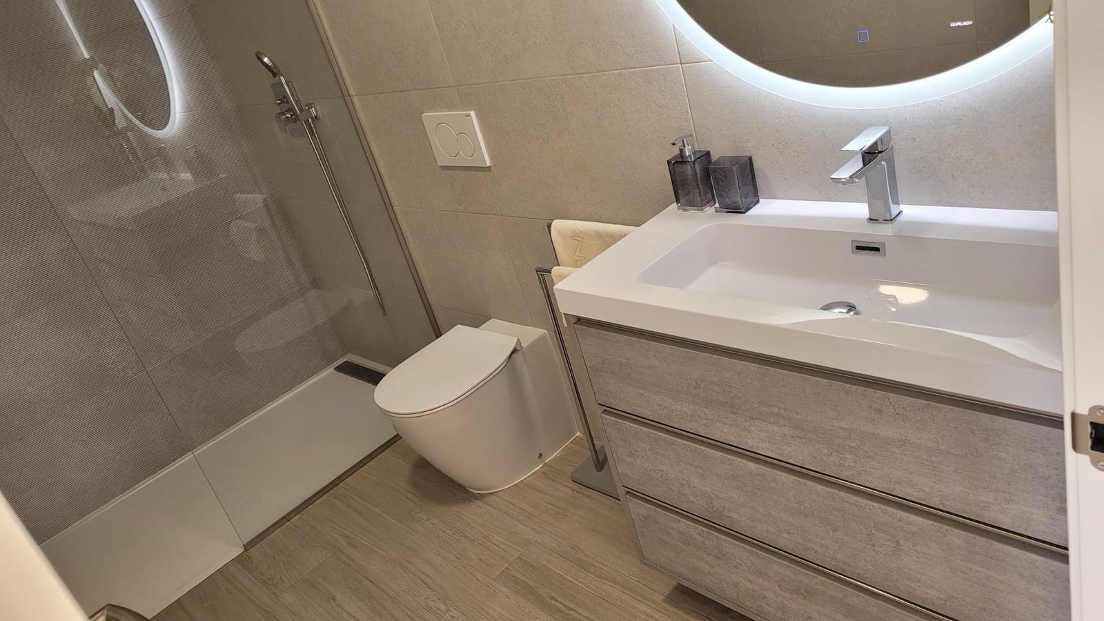 3 sypialnia Penthouse na sprzedaż w El Raso z basenem - 344 900 € (Ref: 8888467)