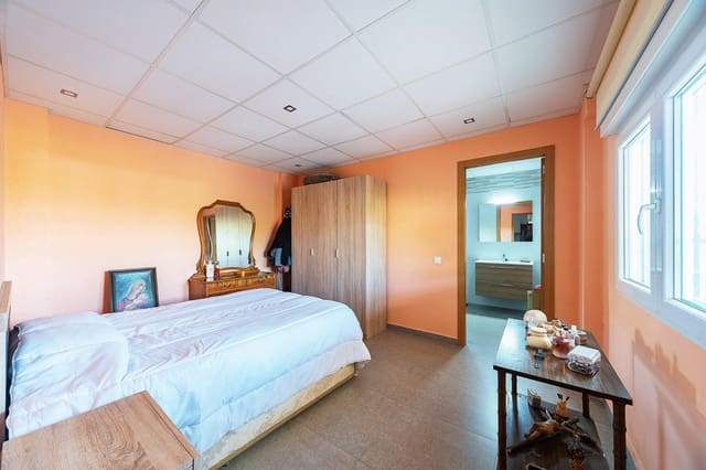 Chalet de 5 habitaciones en Elche / Elx en venta con piscina garaje - 297.000 € (Ref: 8902403)