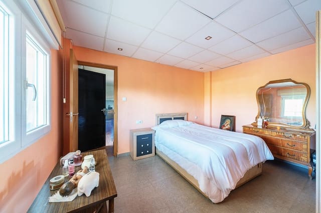 Chalet de 5 habitaciones en Elche / Elx en venta con piscina garaje - 297.000 € (Ref: 8902403)