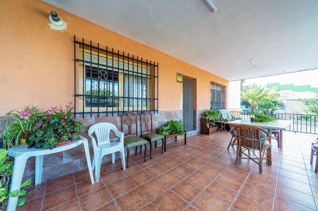 Chalet de 5 habitaciones en Elche / Elx en venta con piscina garaje - 297.000 € (Ref: 8902403)