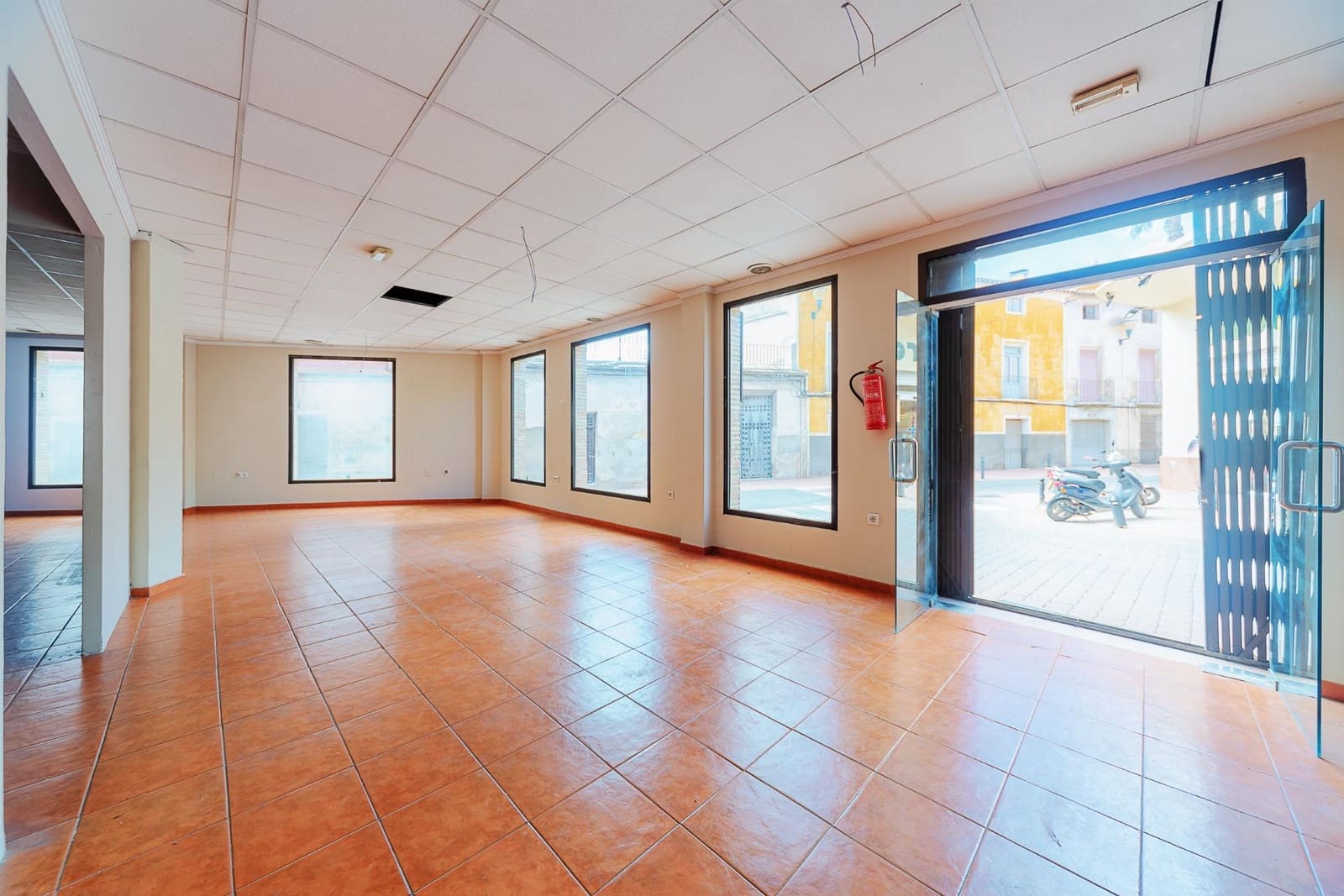 Erhverv til salg i Mula - € 106.000 (Ref: 8905575)