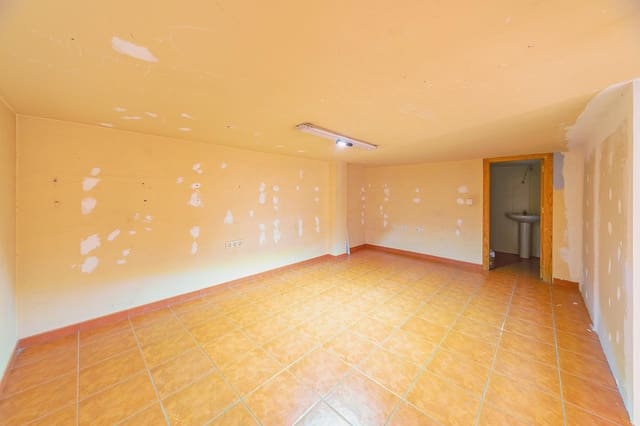 Erhverv til salg i Mula - € 106.000 (Ref: 8905575)