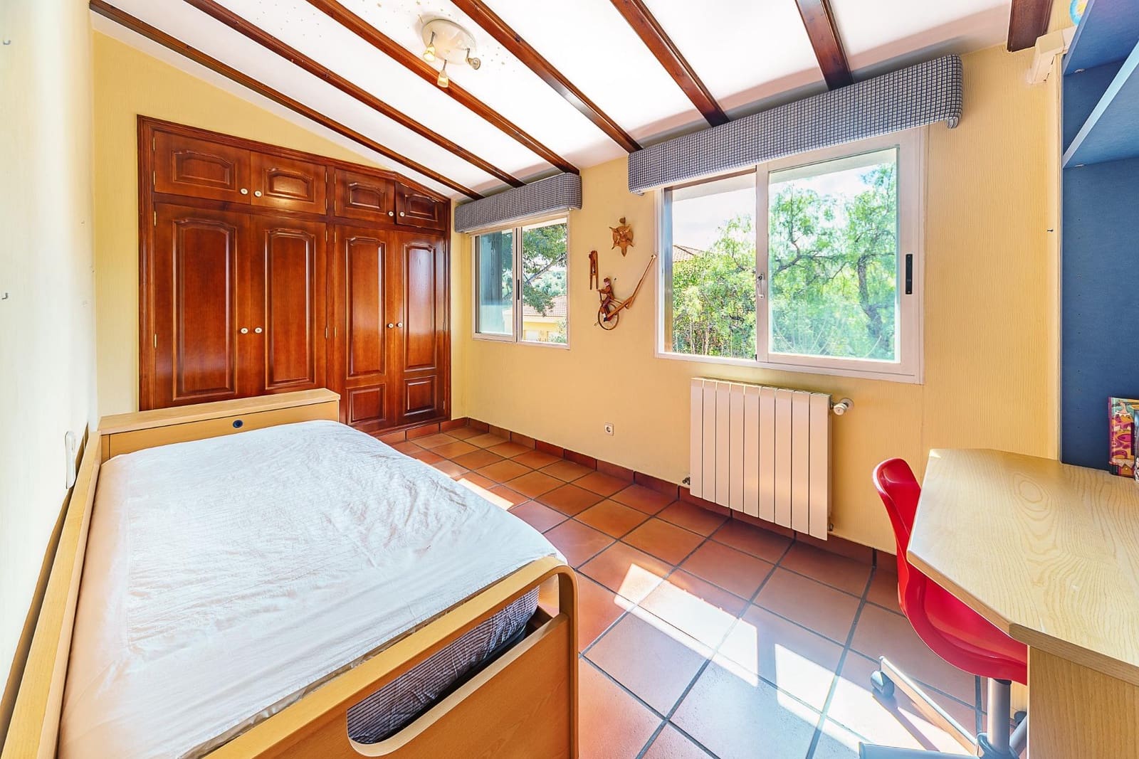 4 chambre Villa/Maison à vendre à Elda avec garage - 399 000 € (Ref: 8905576)