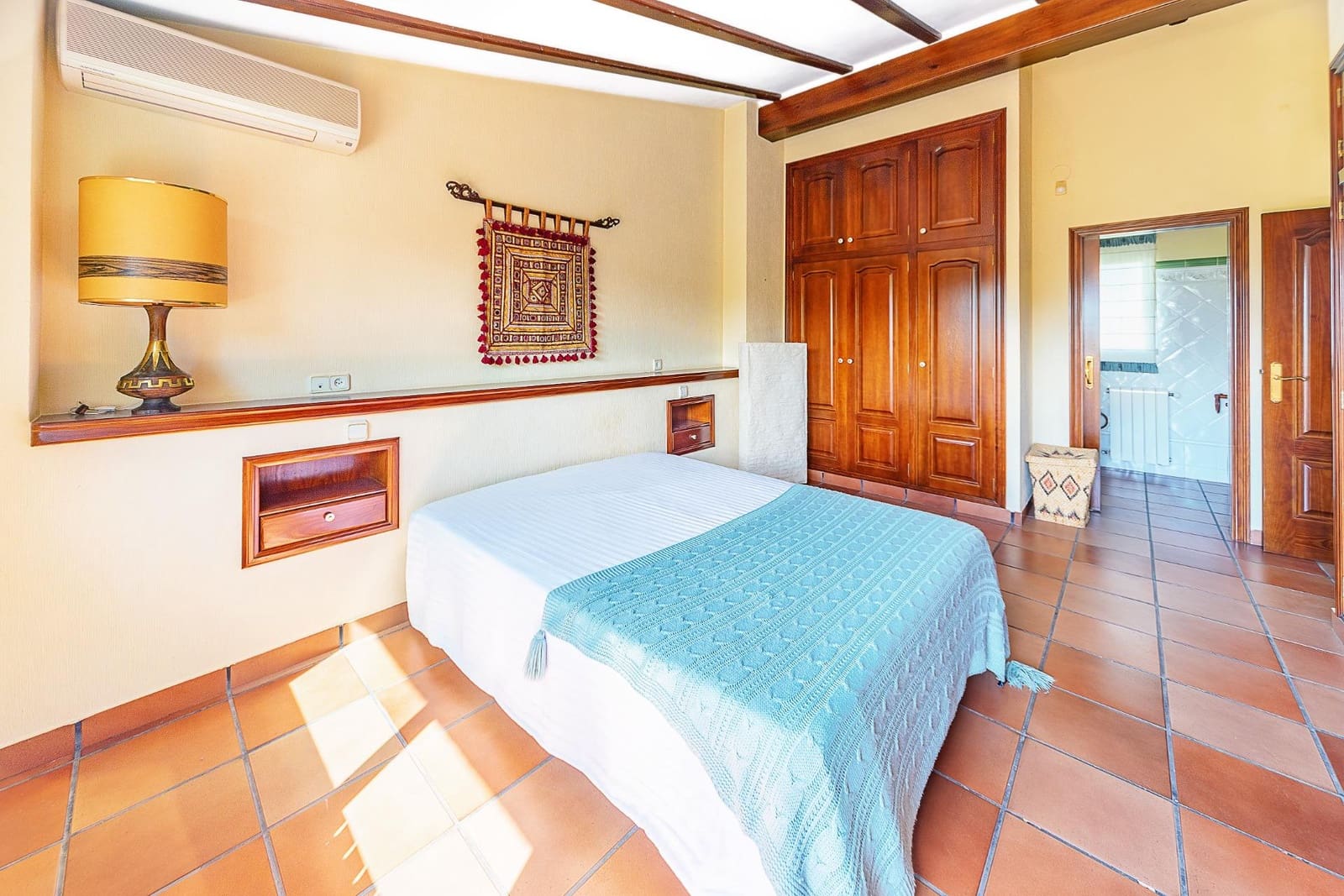 4 chambre Villa/Maison à vendre à Elda avec garage - 399 000 € (Ref: 8905576)