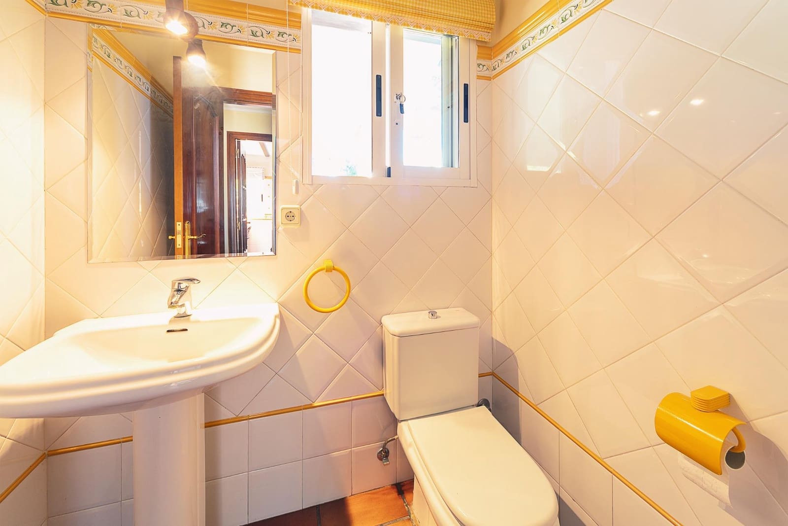 4 soverom Villa til salgs i Elda med garasje - € 399 000 (Ref: 8905576)