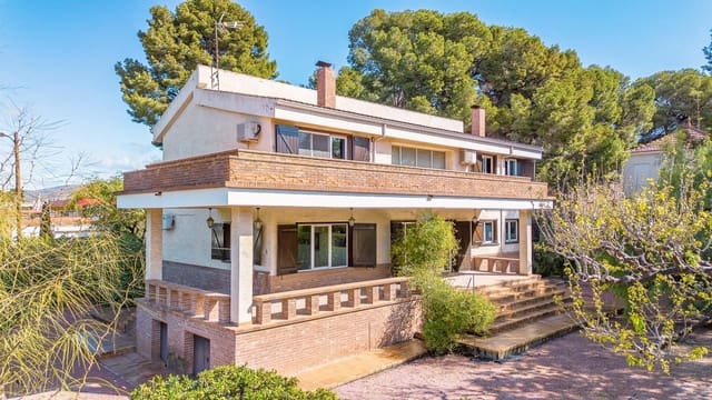 4 soveværelse Villa til salg i Elda med garage - € 399.000 (Ref: 8905576)