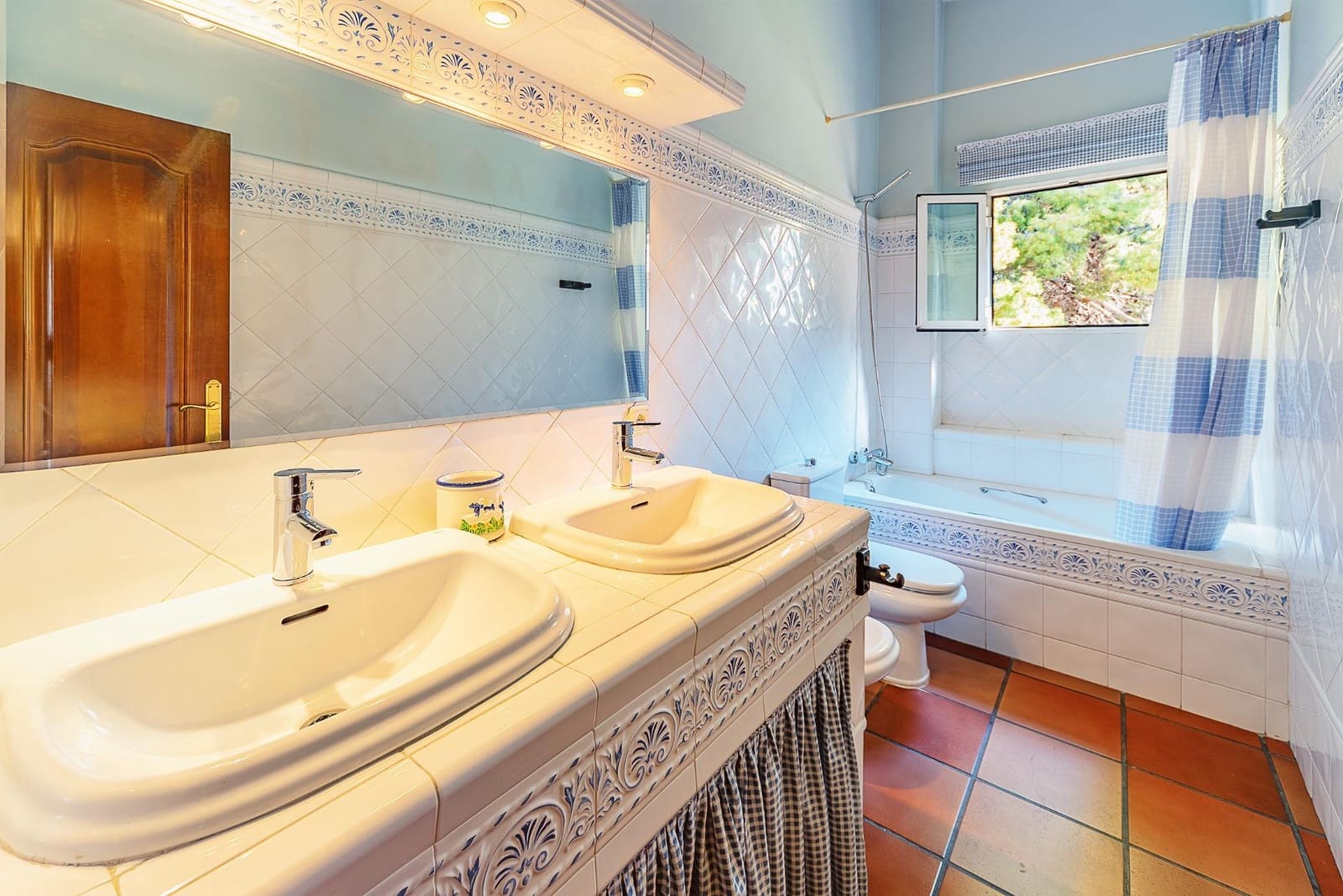 4 soverom Villa til salgs i Elda med garasje - € 399 000 (Ref: 8905576)