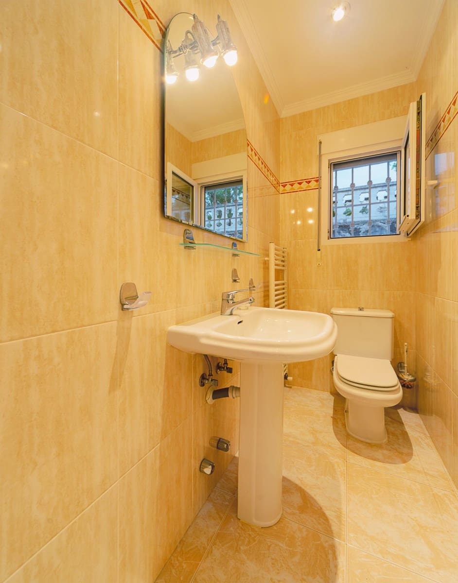 6 makuuhuone Huvila myytävänä paikassa Denia mukana uima-altaan 
autotalli - 1 350 000 € (Ref: 8907750)