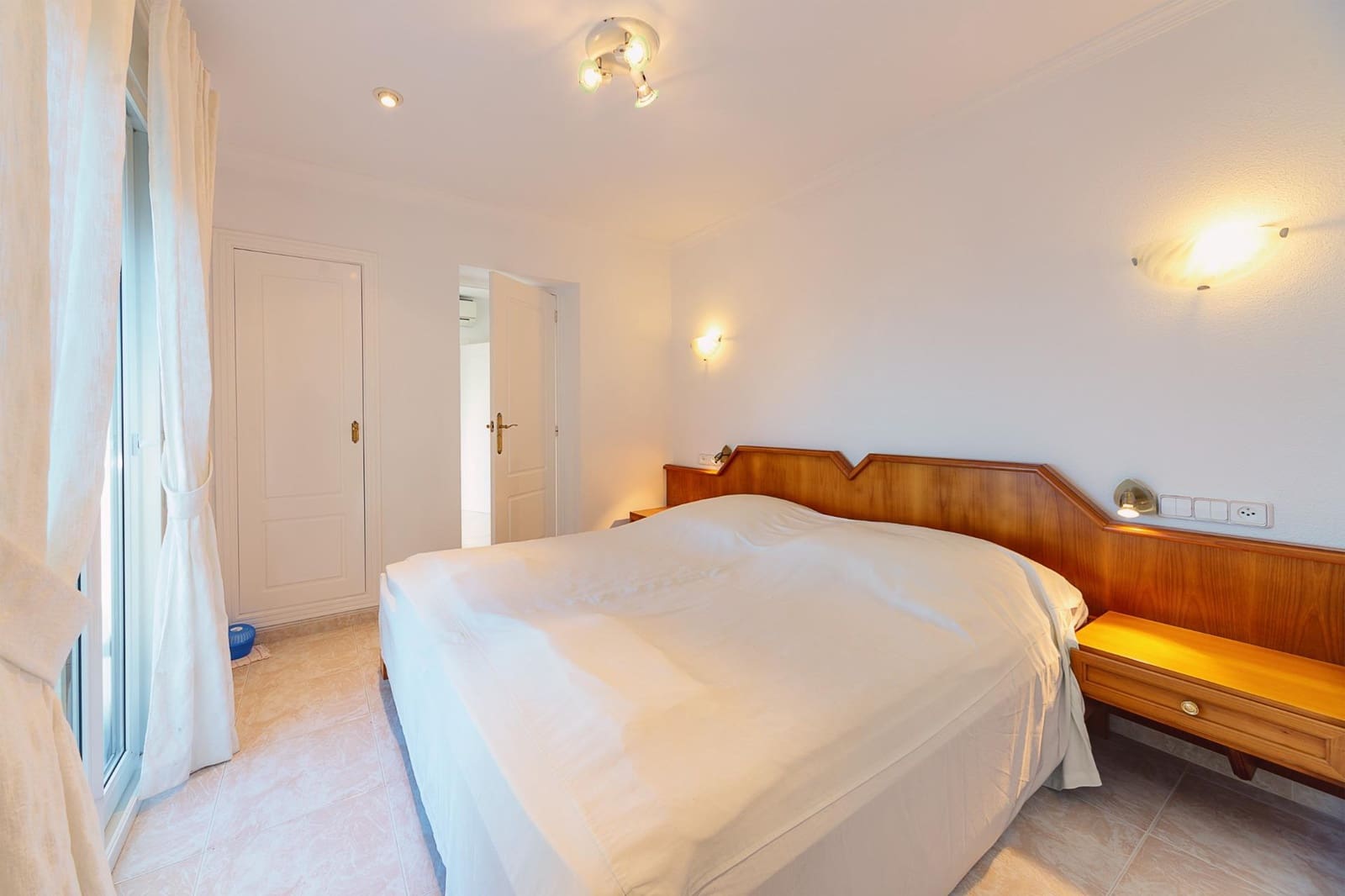 6 makuuhuone Huvila myytävänä paikassa Denia mukana uima-altaan 
autotalli - 1 350 000 € (Ref: 8907750)