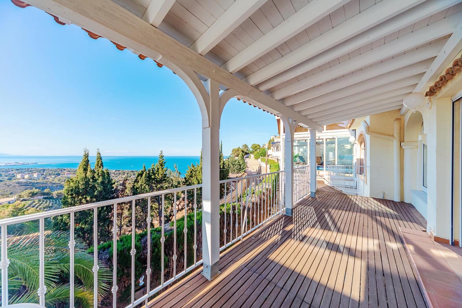 6 makuuhuone Huvila myytävänä paikassa Denia mukana uima-altaan 
autotalli - 1 350 000 € (Ref: 8907750)