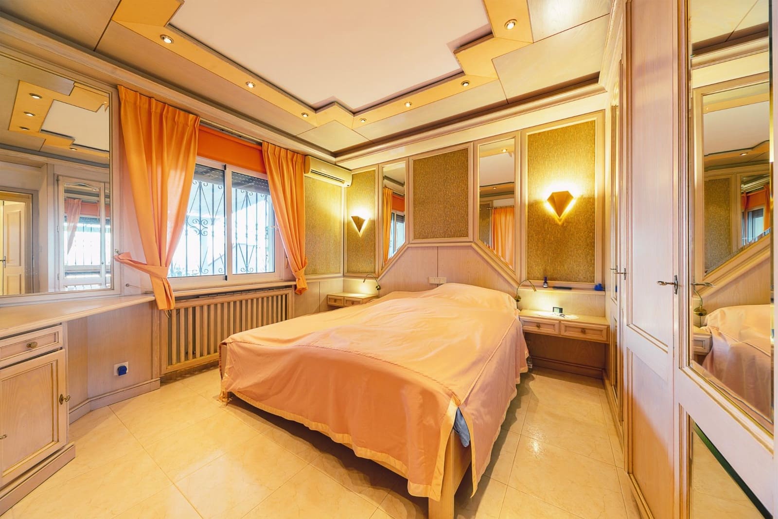 6 makuuhuone Huvila myytävänä paikassa Denia mukana uima-altaan 
autotalli - 1 350 000 € (Ref: 8907750)