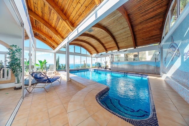 6 makuuhuone Huvila myytävänä paikassa Dénia mukana uima-altaan 
autotalli - 1 350 000 € (Ref: 8907750)