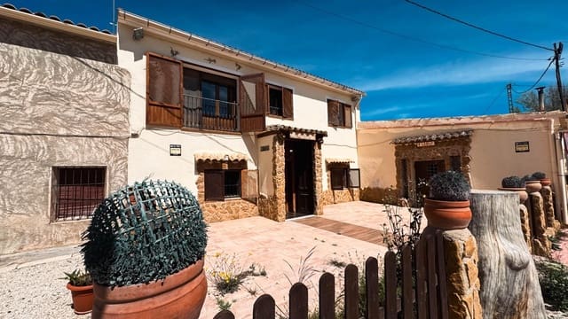 2 slaapkamer Finca/Landhuis te koop in Monóvar / Monóver - € 220.000 (Ref: 8913102)