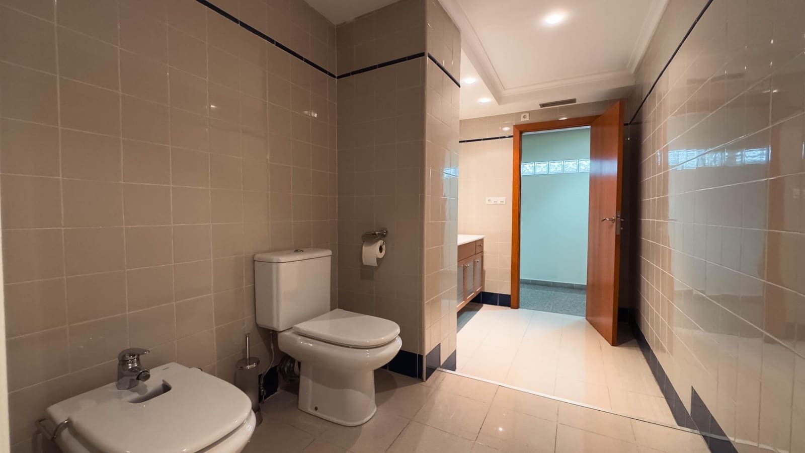 5 soverom Kommersiell til salgs i Elche / Elx - € 130 000 (Ref: 8921355)