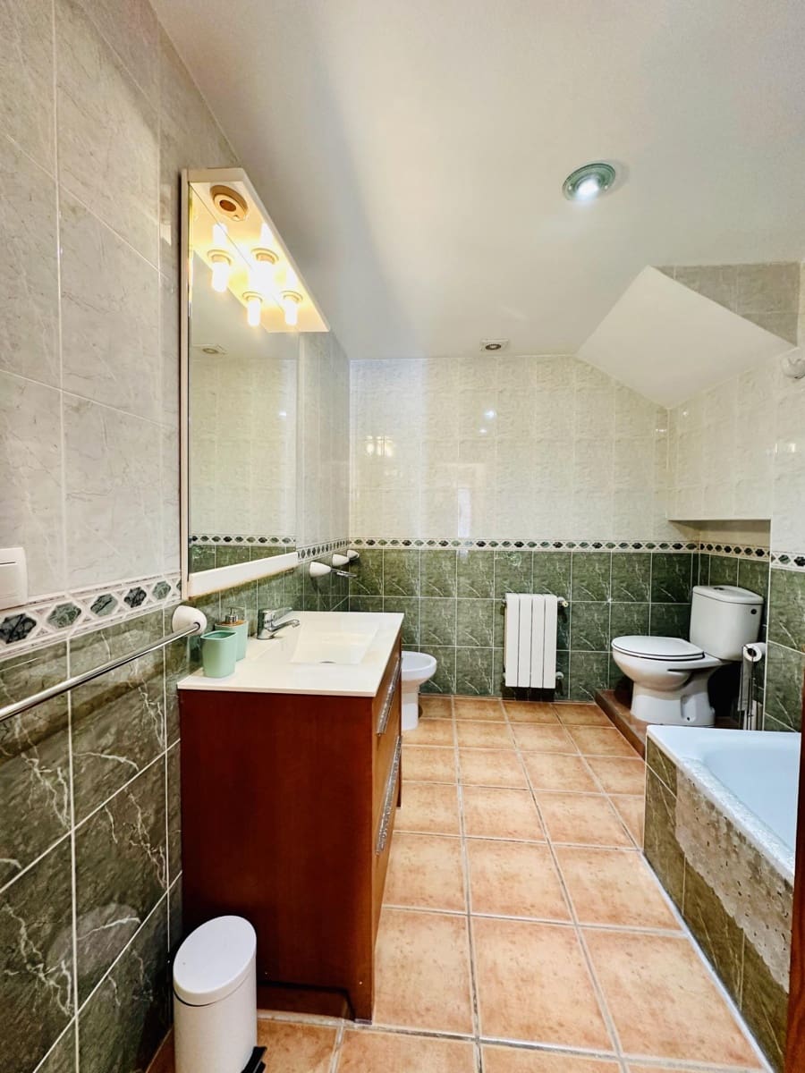 6 slaapkamer Villa te huur in La Nucia met zwembad - € 2.290 (Ref: 8928849)