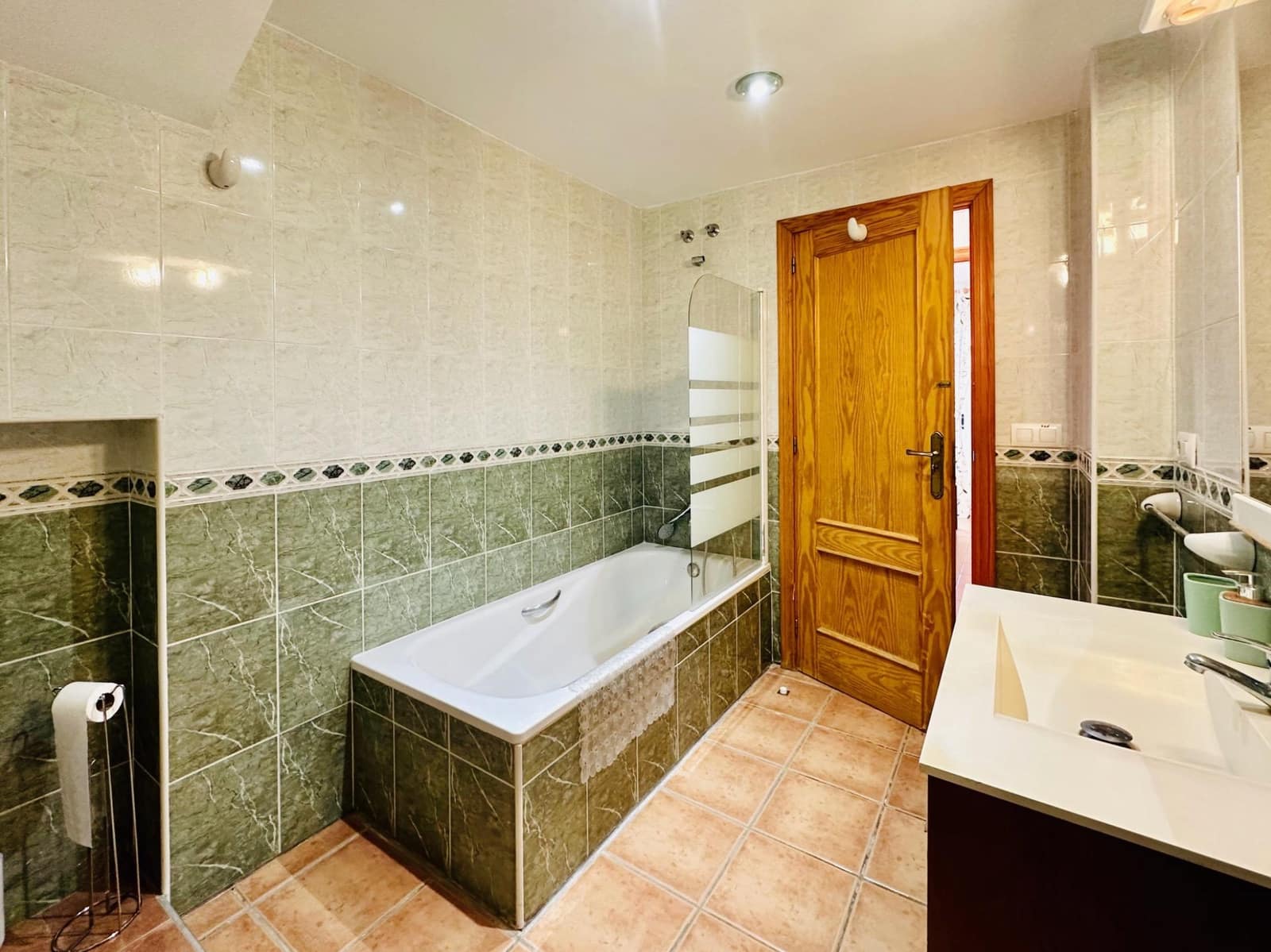 6 slaapkamer Villa te huur in La Nucia met zwembad - € 2.290 (Ref: 8928849)
