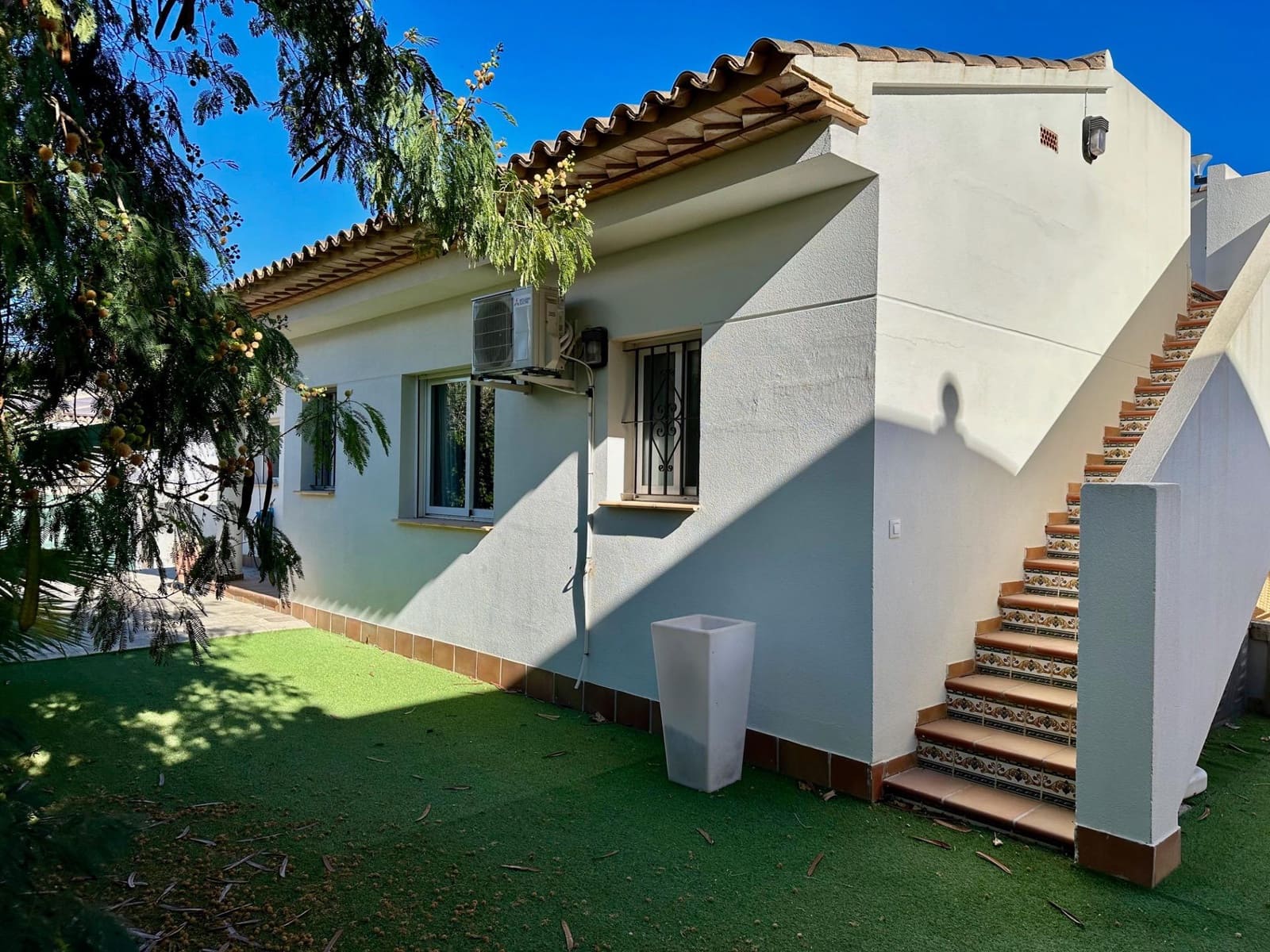 6 slaapkamer Villa te huur in La Nucia met zwembad - € 2.290 (Ref: 8928849)