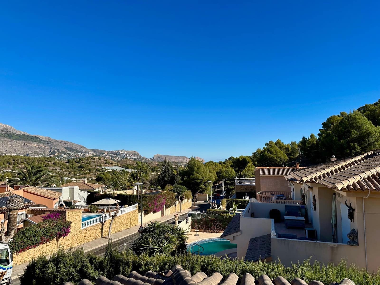 6 slaapkamer Villa te huur in La Nucia met zwembad - € 2.290 (Ref: 8928849)