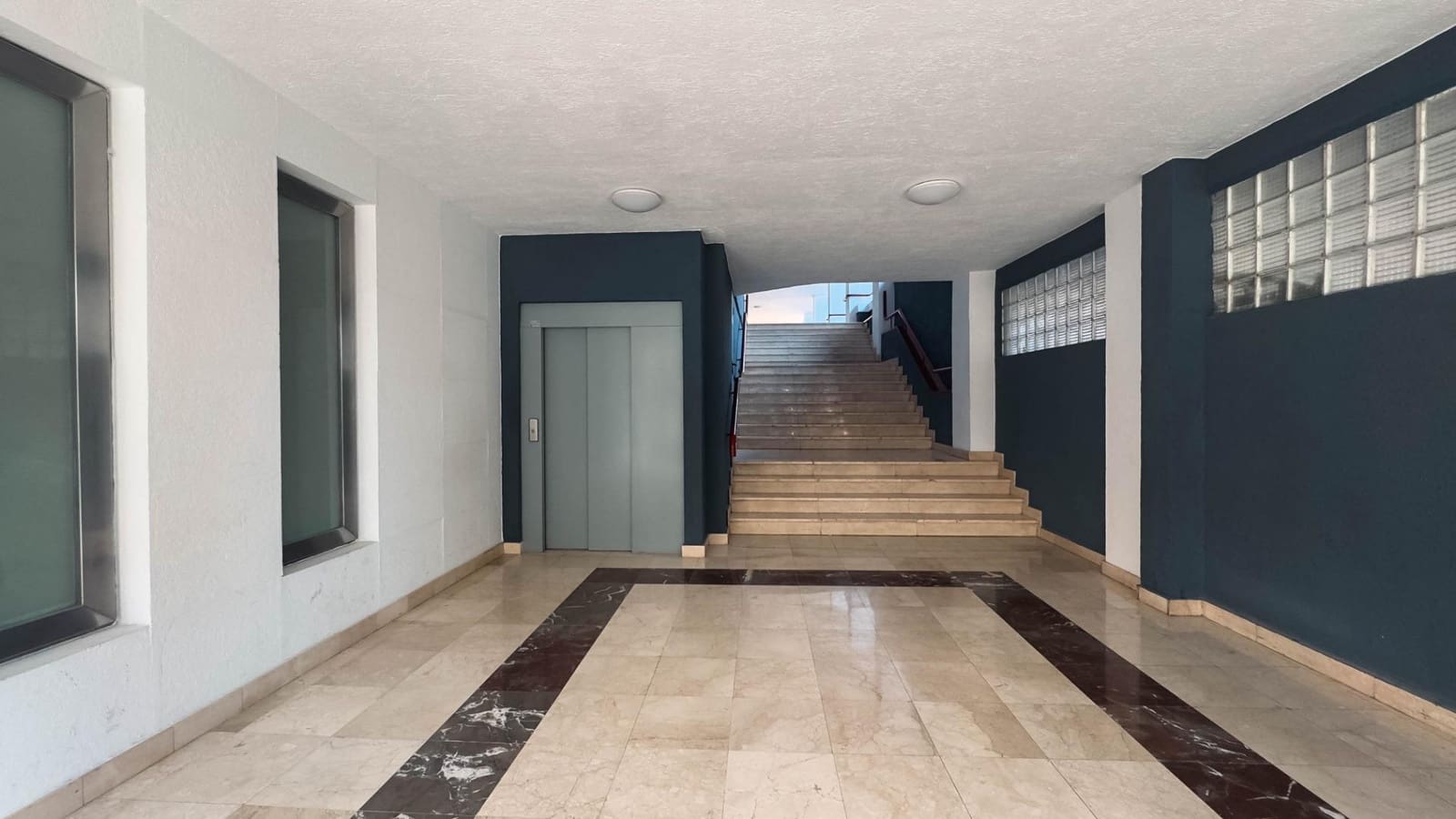 Flat for sale in Elche / Elx - € 159,000 (Ref: 8954255)