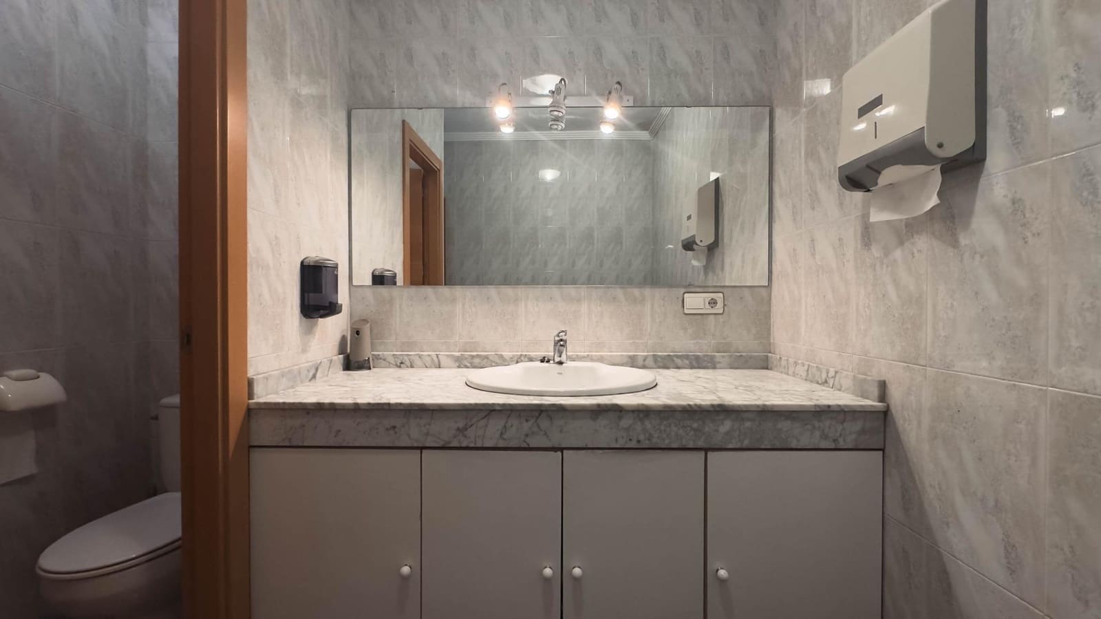 Flat for sale in Elche / Elx - € 159,000 (Ref: 8954255)