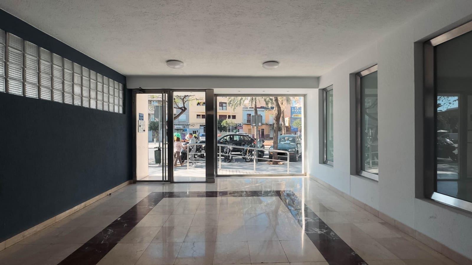 Flat for sale in Elche / Elx - € 159,000 (Ref: 8954255)