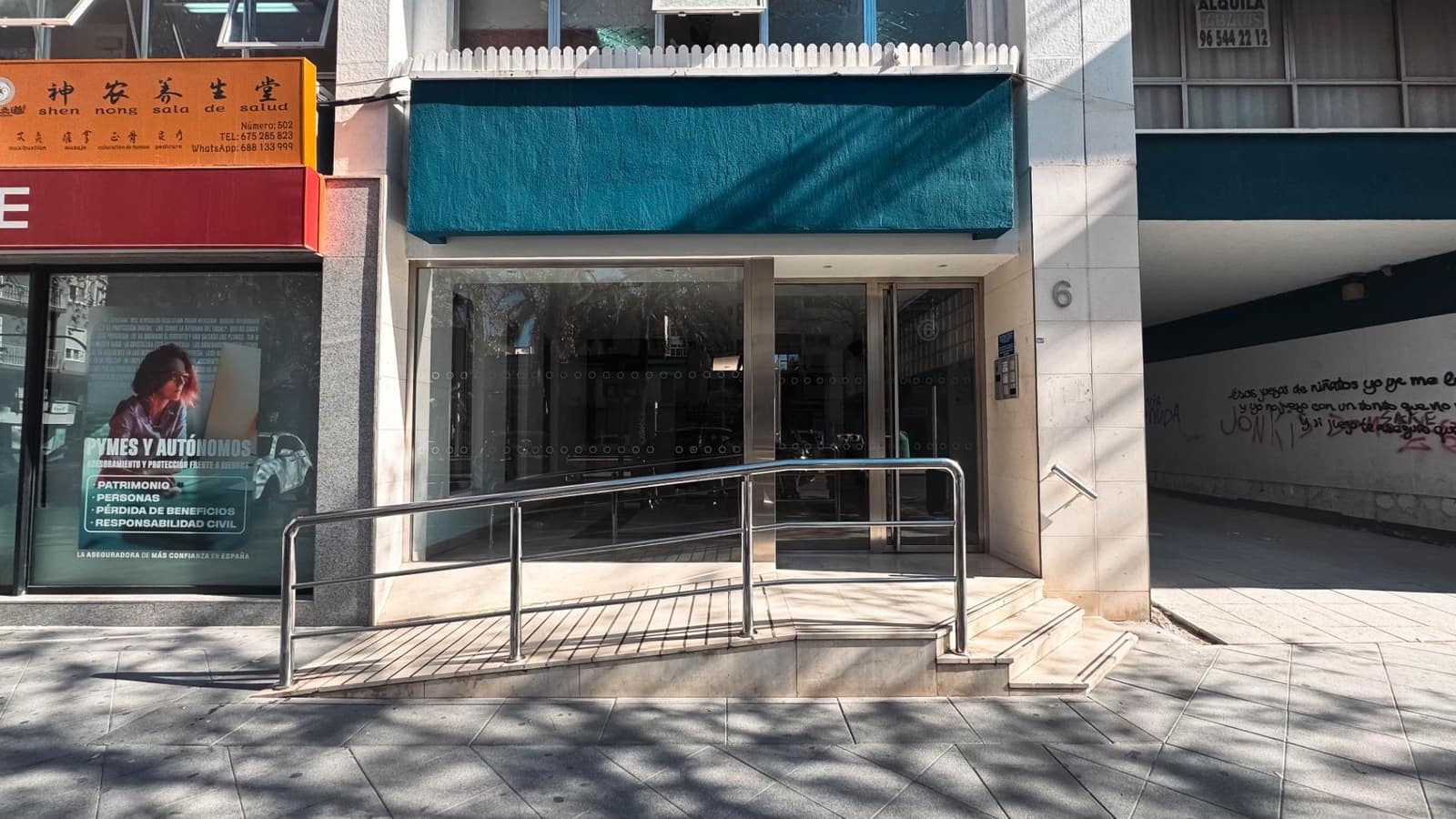 Flat for sale in Elche / Elx - € 159,000 (Ref: 8954255)