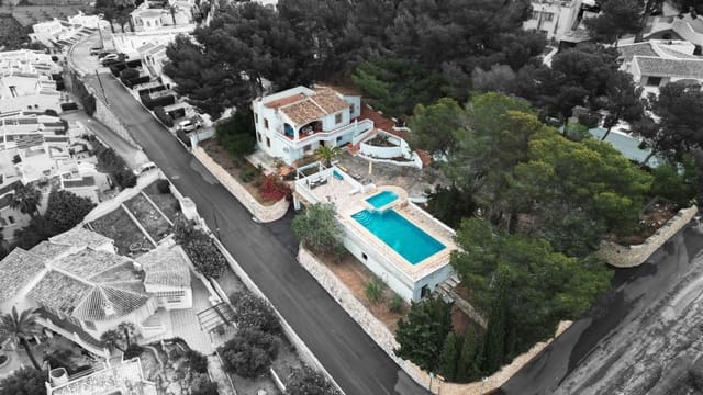 4 soveværelse Villa til salg i Moraira, Teulada-Moraira med swimmingpool garage - € 1.799.000 (Ref: 8999390)
