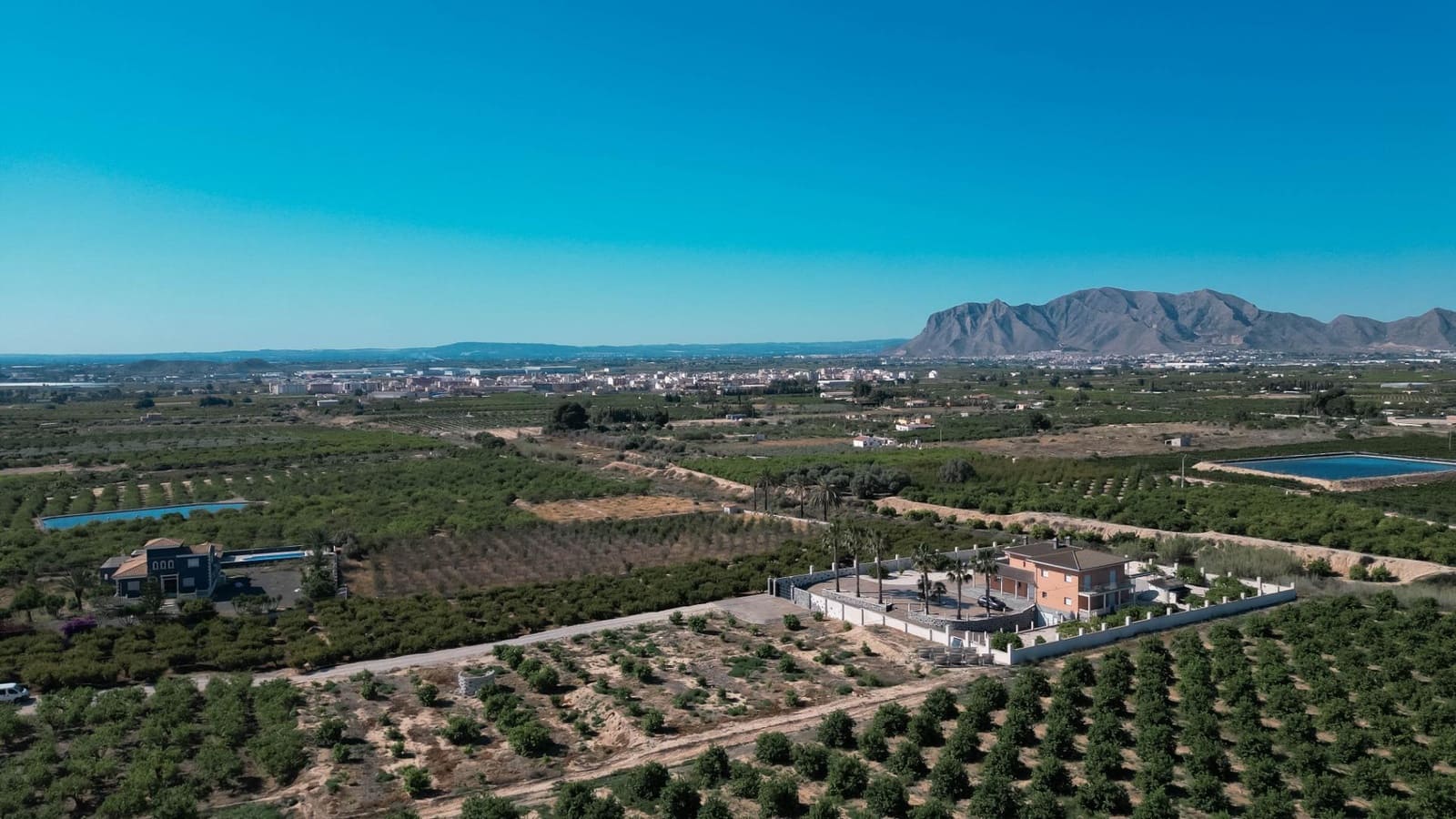 Terraced Villa for sale in Albatera - € 36,000 (Ref: 8999391)