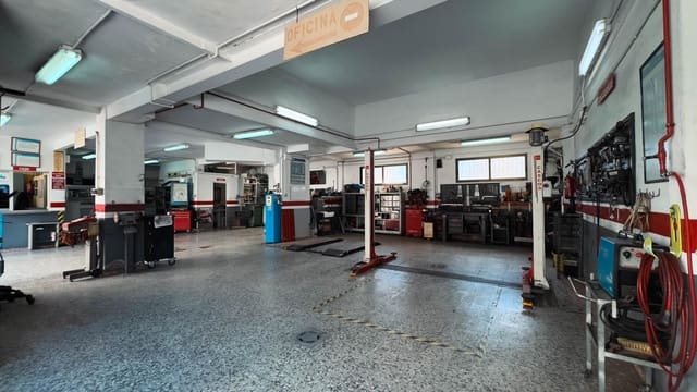 Comercial para venda em Levante, Benidorm - 260 000 € (Ref: 9003506)