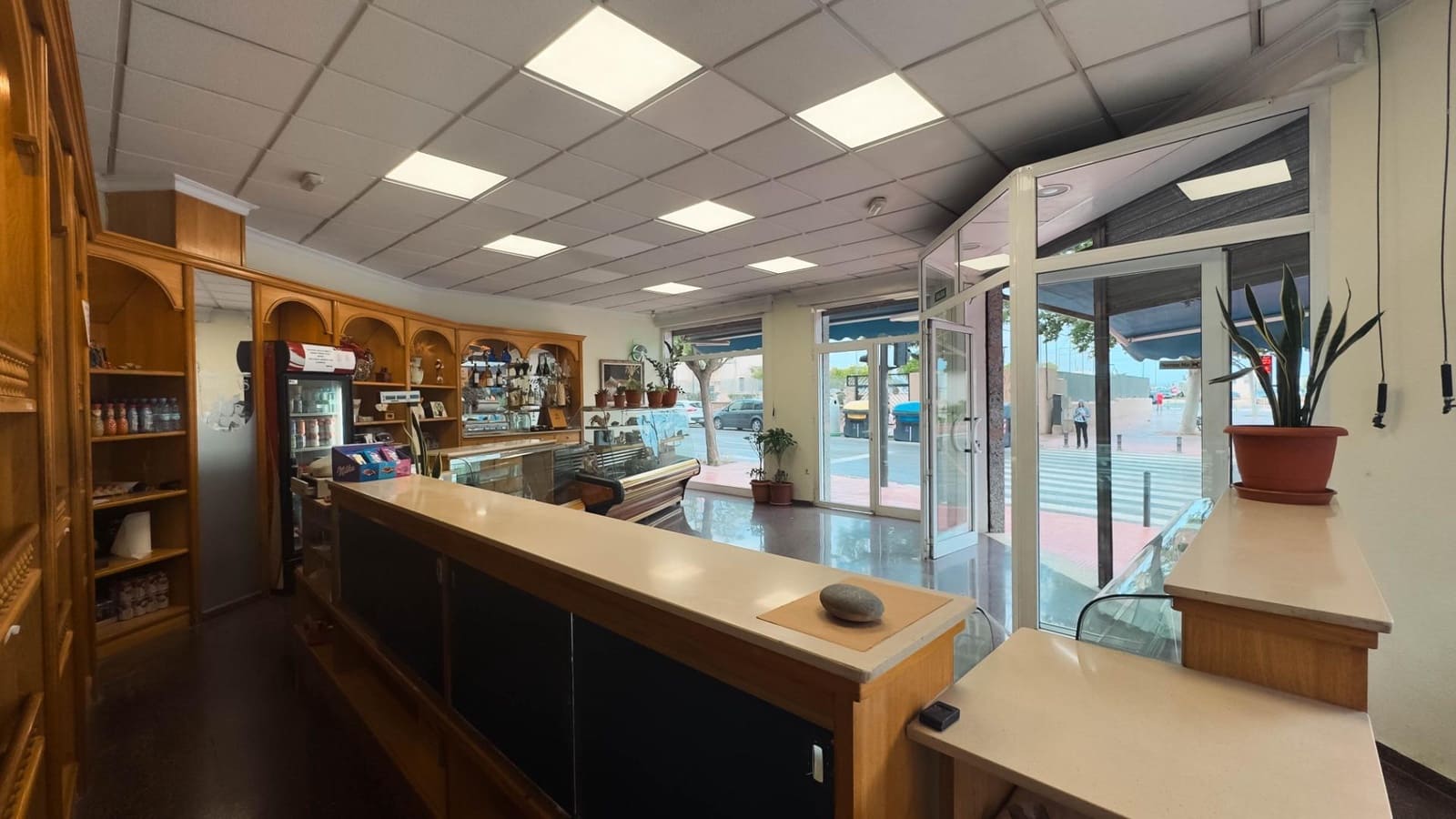 Kommersiell til salgs i San Vicente / Sant Vicent del Raspeig - € 200 000 (Ref: 9014624)